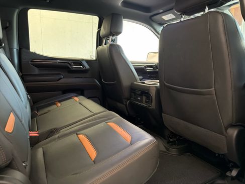 Used 2024 GMC Sierra 1500 AT4 w/ Technology Package image 30