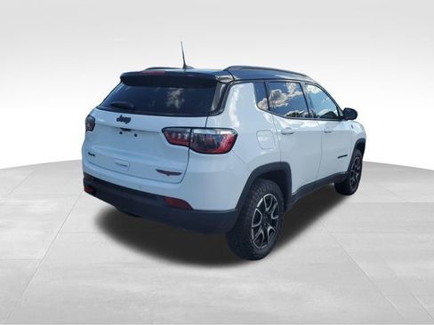 Used 2025 Jeep Compass Trailhawk AWD/4WD image 4