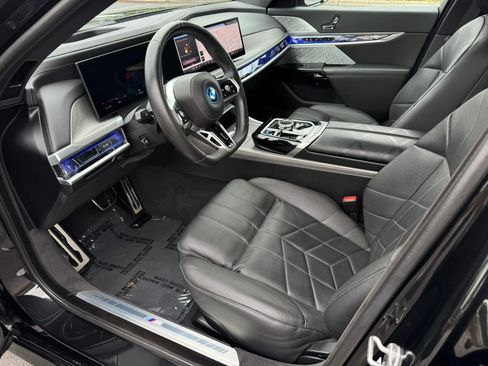 Used 2023 BMW i7 xDrive60 AWD/4WD image 23