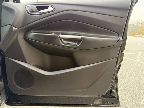 Used 2018 Ford Escape Titanium image 39