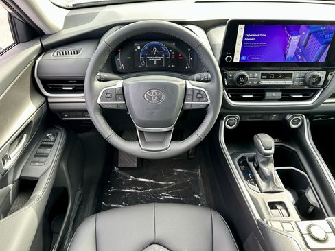 New 2026 Toyota Grand Highlander XLE image 18