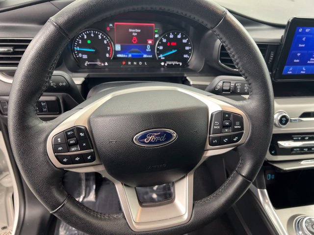Used 2023 Ford Explorer XLT w/ Equipment Group 202A AWD/4WD image 21