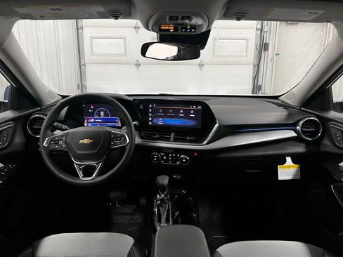 New 2026 Chevrolet Trax LT w/ Sunroof Package image 27