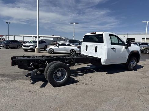 New 2026 GMC Sierra 3500 Pro w/ Convenience Package image 2