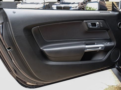 Used 2022 Ford Mustang GT RWD image 33