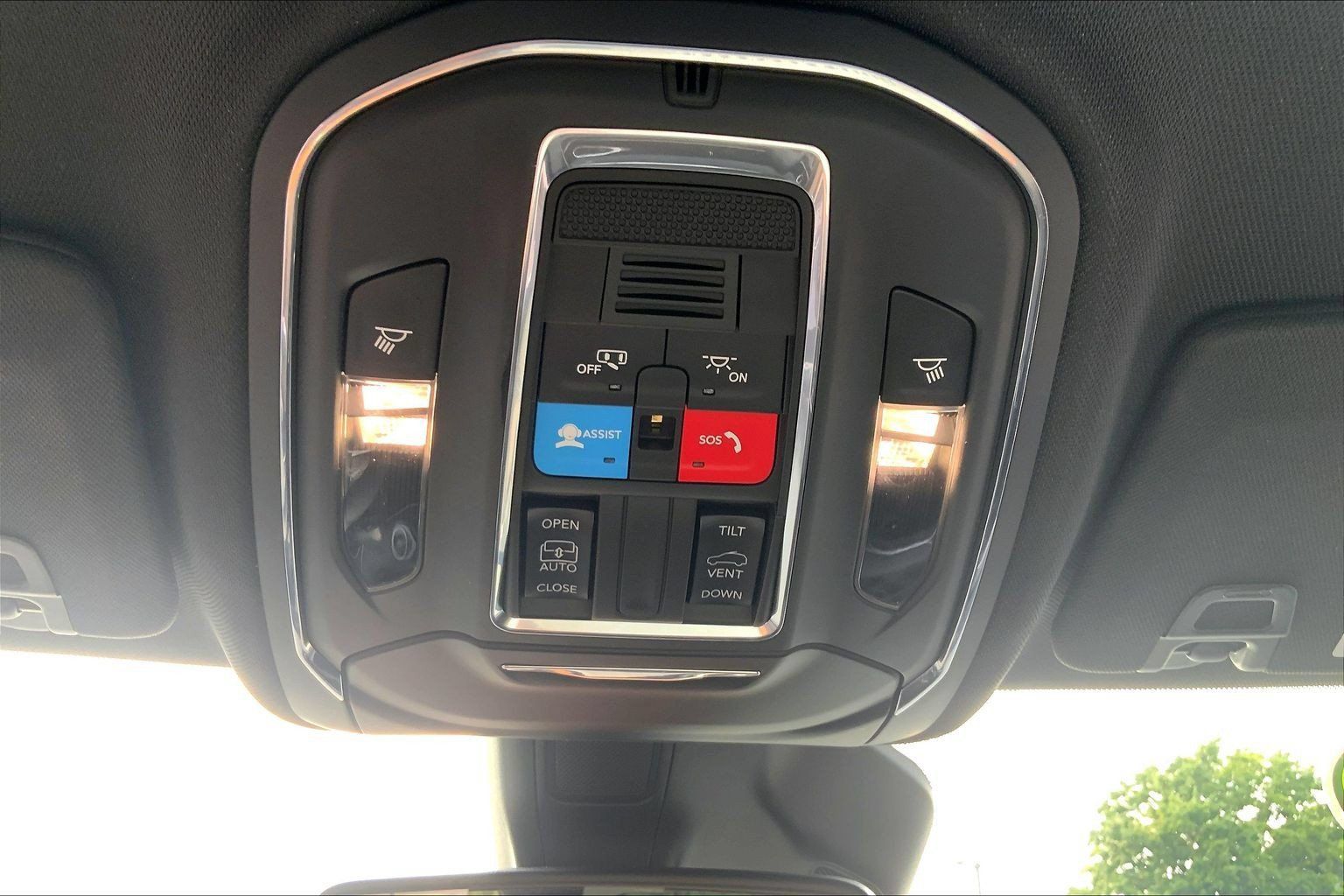 Certified 2024 Jeep Grand Cherokee L Laredo AWD/4WD image 30