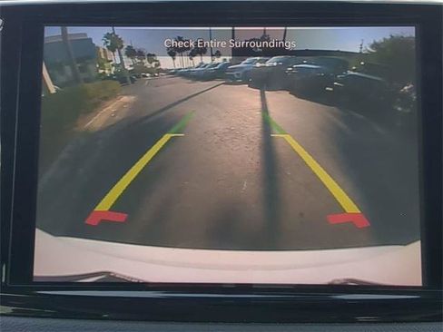 Certified 2024 Chrysler Pacifica Touring-L image 26