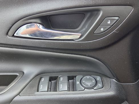 Used 2023 Chevrolet Equinox LT image 14