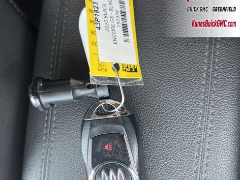 Used 2025 Buick Encore GX Preferred AWD/4WD image 18