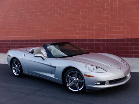 Used 2007 Chevrolet Corvette Convertible w/ Preferred Equipment Group image 2