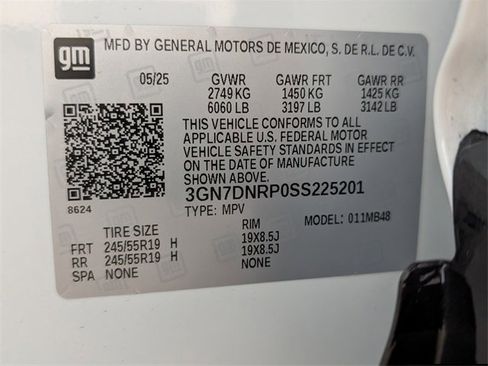 New 2025 Chevrolet Equinox EV LT image 30