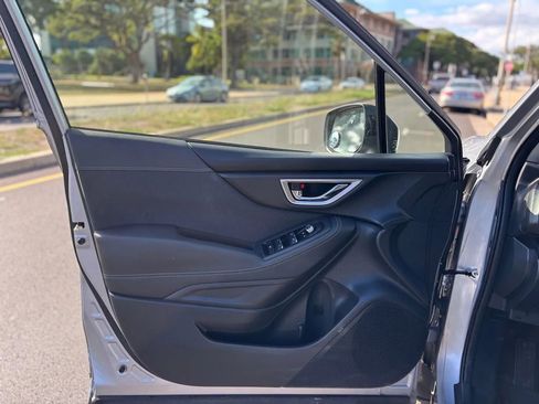 Used 2020 Subaru Forester Premium image 13