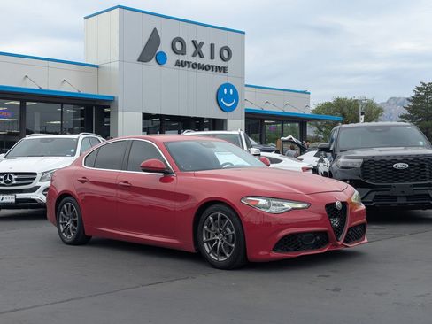 Used 2020 Alfa Romeo Giulia RWD image 1