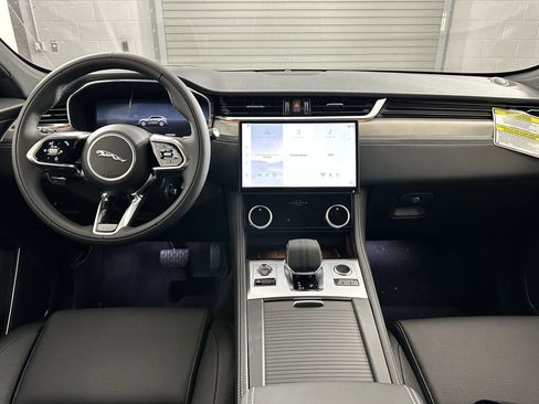 Used 2026 Jaguar F-PACE R-Dynamic S image 13