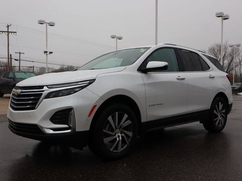 Used 2024 Chevrolet Equinox Premier image 9