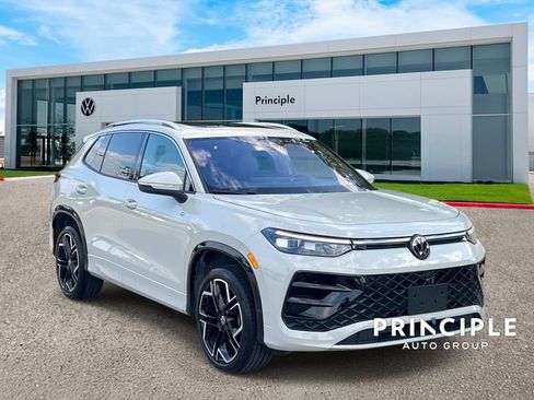 Used 2026 Volkswagen Tiguan SEL R-Line AWD/4WD image 3