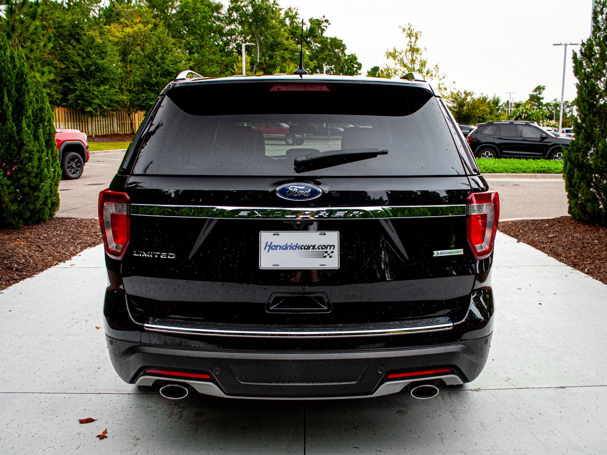Used 2019 Ford Explorer Limited w/ Ford Safe & Smart Package FWD image 10