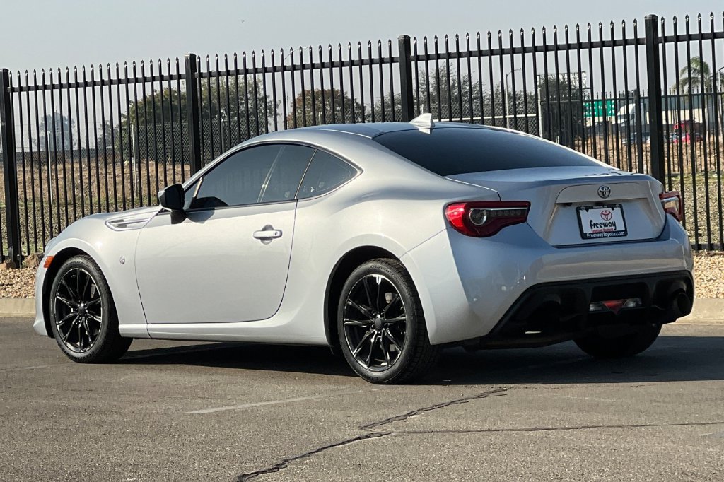 Certified 2017 Toyota 86 RWD image 7