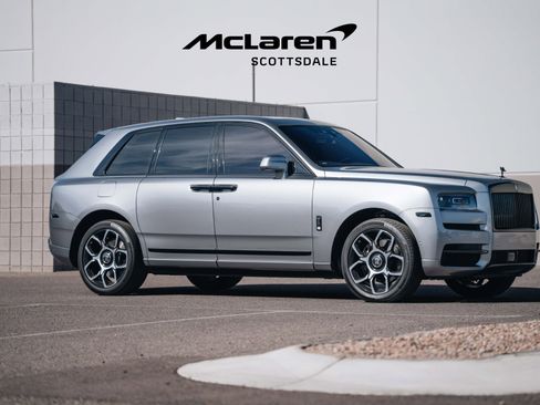 Used 2023 Rolls-Royce Cullinan Black Badge w/ Driver's Package image 12