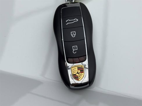 Used 2025 Porsche Macan Turbo image 60