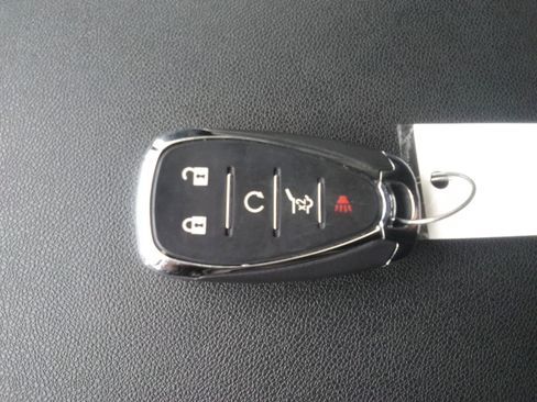 Used 2018 Chevrolet Equinox LT image 22