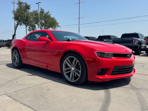 Used 2015 Chevrolet Camaro SS w/ RS Package RWD image 4