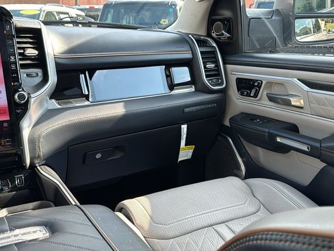 Certified 2025 RAM 1500 Tungsten w/ Off Road Group AWD/4WD image 21