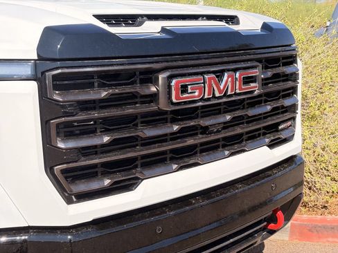Used 2024 GMC Sierra 2500 AT4X AWD/4WD image 4