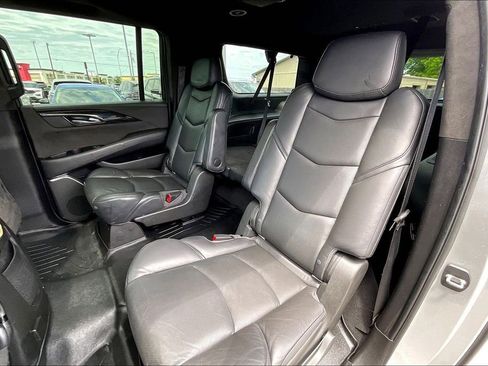 Used 2019 Cadillac Escalade ESV Platinum AWD/4WD image 34