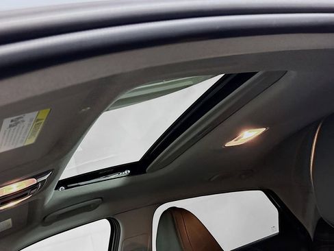 Used 2024 Hyundai Elantra Limited image 18