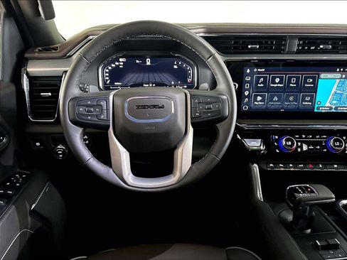 Used 2025 GMC Sierra 1500 Denali RWD image 16