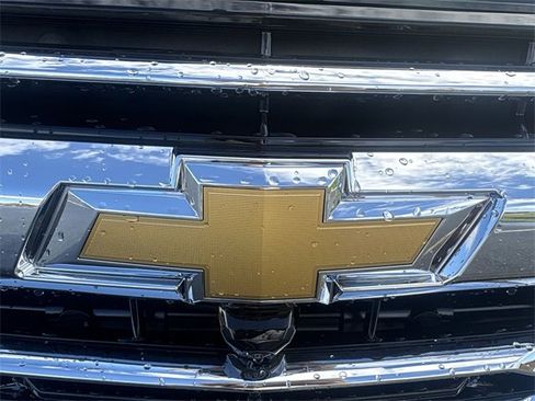 New 2026 Chevrolet Suburban LT w/ Comfort Package image 32