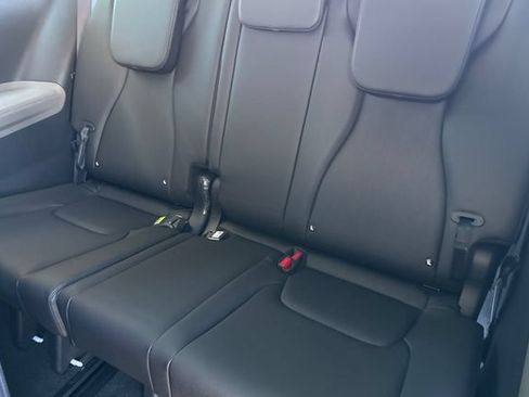 New 2026 Kia Carnival FWD image 17