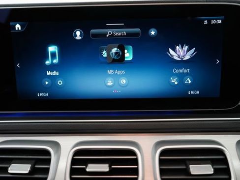 Used 2025 Mercedes-Benz GLS 450 4MATIC image 19