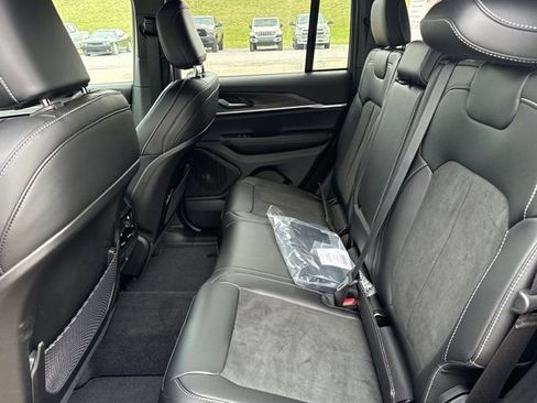 New 2026 Jeep Grand Cherokee Altitude AWD/4WD image 6