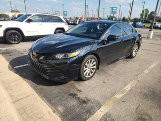 Used 2020 Toyota Camry LE image 1