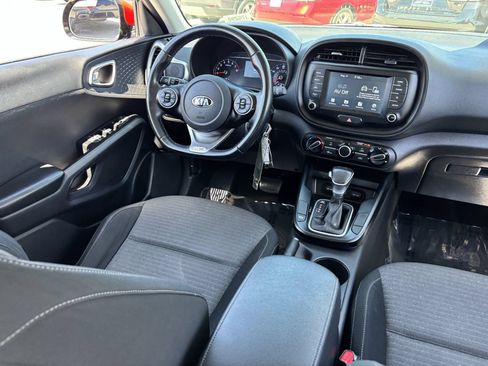Used 2020 Kia Soul GT-Line FWD image 12
