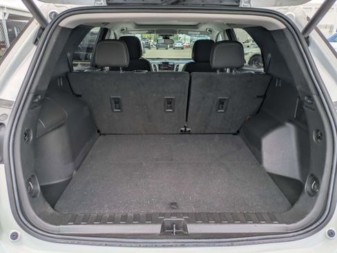 Used 2022 Chevrolet Equinox LT FWD image 11