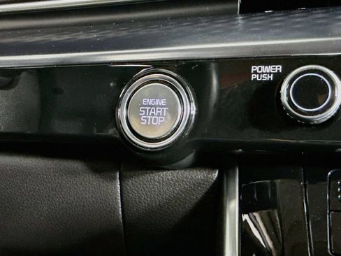 Used 2024 Kia Carnival SX Prestige FWD image 17