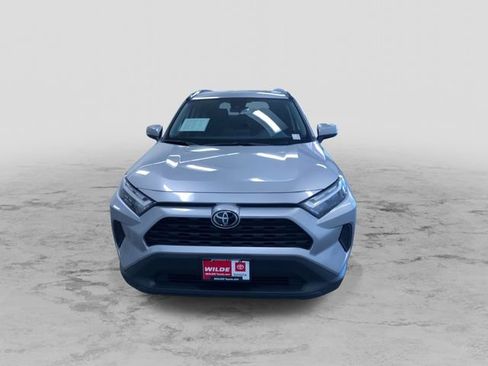 Used 2025 Toyota RAV4 XLE AWD/4WD image 5