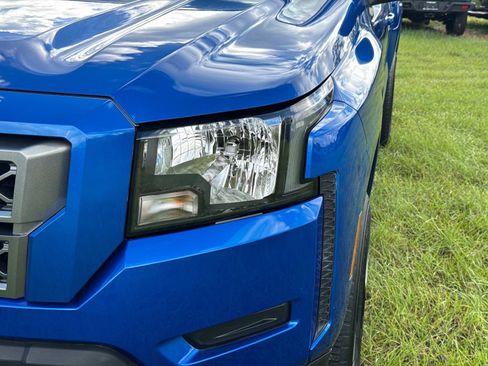 Used 2024 Nissan Frontier SV w/ Technology Package image 9