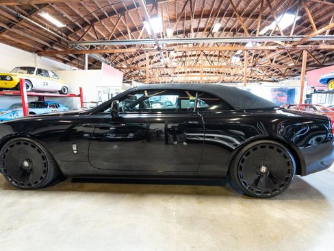 Used 2020 Rolls-Royce Dawn image 93