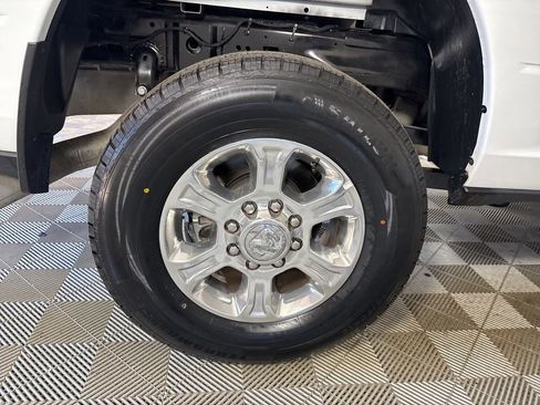 Used 2024 RAM 2500 Big Horn image 27