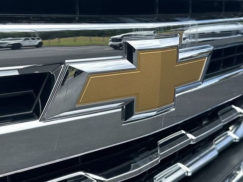 Used 2021 Chevrolet Silverado 1500 LTZ AWD/4WD image 31