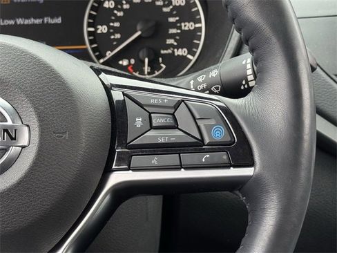 Used 2019 Nissan Altima 2.5 SV image 15