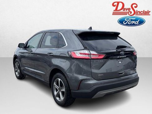 Used 2024 Ford Edge SEL w/ Convenience Package image 9