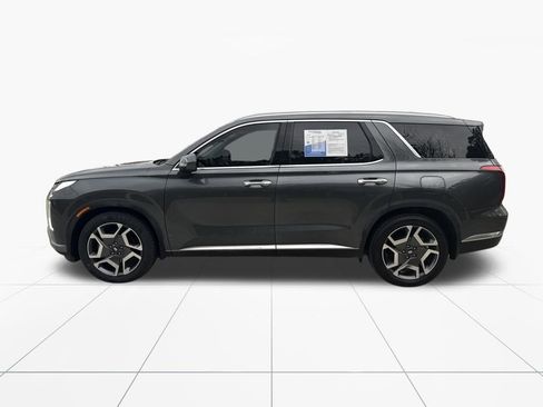 Used 2023 Hyundai Palisade Limited w/ Winter Package image 5