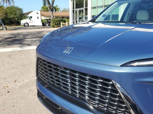 Used 2025 Buick Enclave Avenir w/ Super Cruise Package image 9