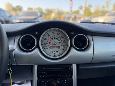 Used 2002 MINI Cooper Hardtop FWD image 12