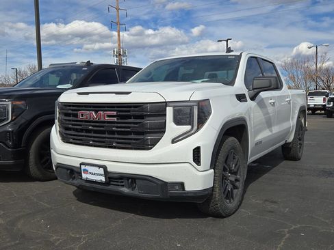 Used 2023 GMC Sierra 1500 Elevation image 1